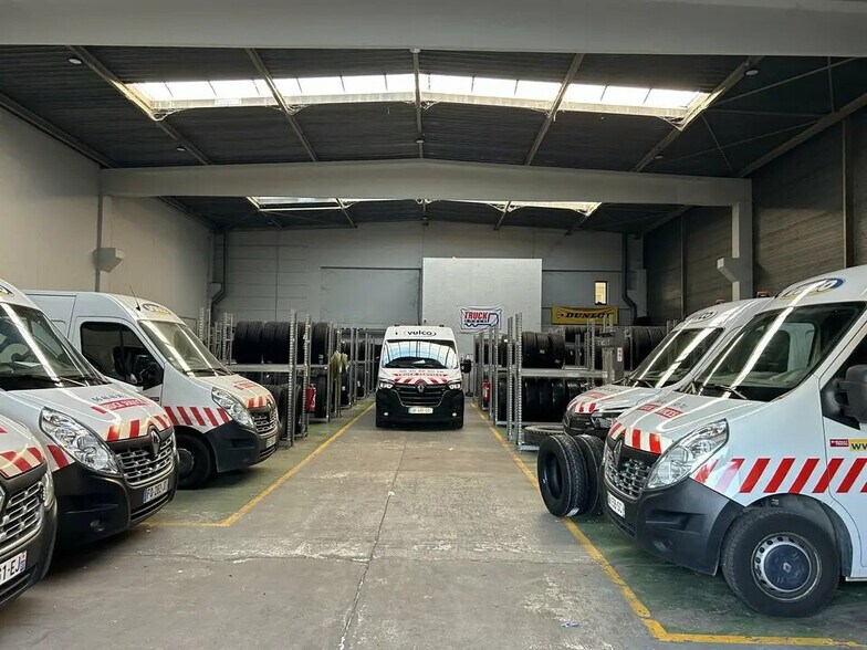Bureau dans SAINT-OUEN-L'AUMONE à louer - Photo de l’immeuble – Image 3 sur 11