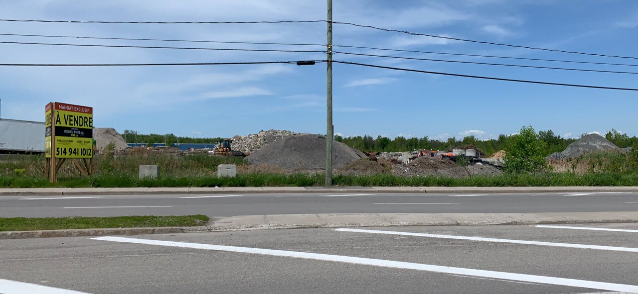 Boul Dagenais O, Laval, QC à louer Photo principale– Image 1 sur 4