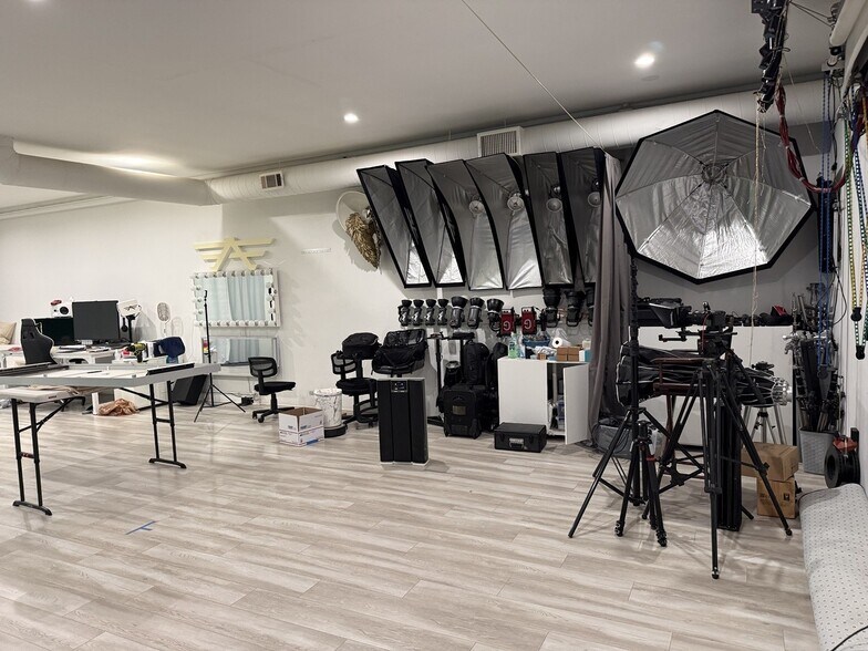 1610 W Magnolia Blvd, Burbank, CA à vendre - Photo de l’immeuble – Image 3 sur 15