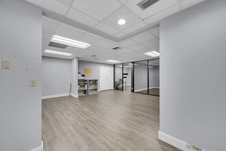 7100 W Camino Real, Boca Raton, FL à louer Photo intérieure– Image 2 sur 12