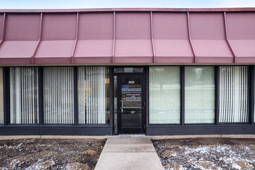 1500 Hicks Rd, Rolling Meadows, IL à louer - Photo de l’immeuble – Image 3 sur 7