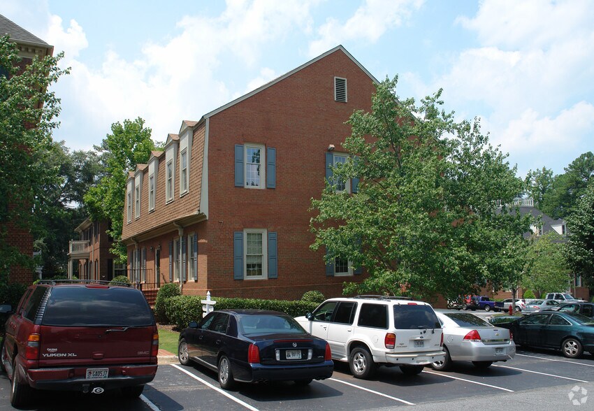 750 Hammond Dr NE, Atlanta, GA à vendre - Photo de l’immeuble – Image 3 sur 3