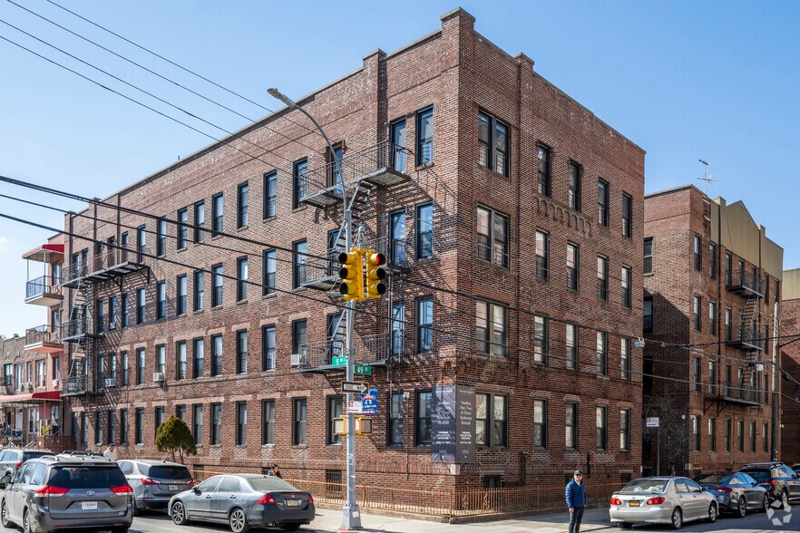 864 49th St, Brooklyn, NY à vendre - Photo principale – Image 1 sur 7
