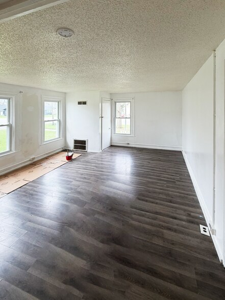 112 W Clinton St, Augusta, MI à vendre - Photo de l’immeuble – Image 2 sur 7