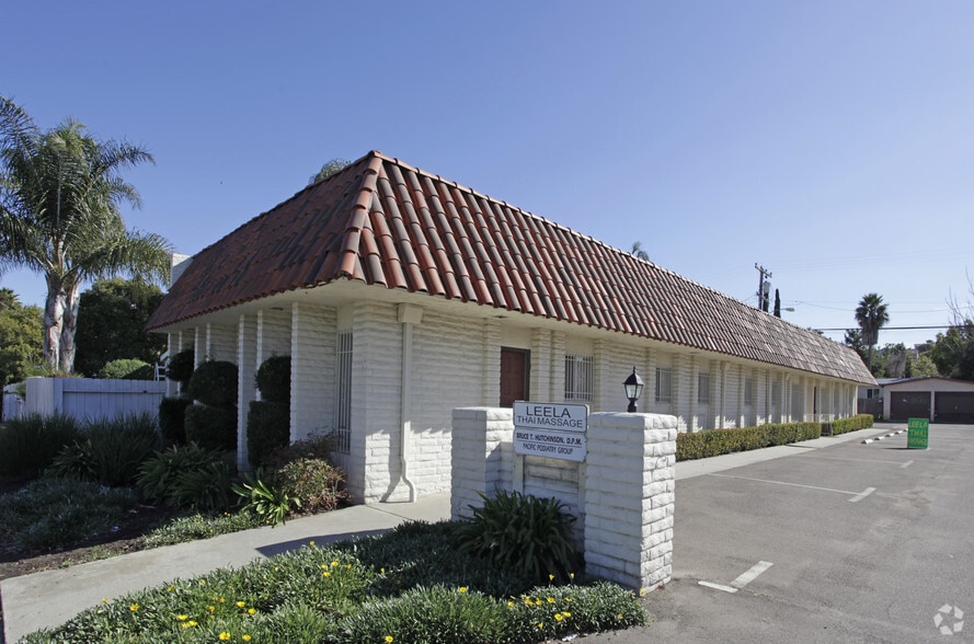 1035 E Grand Ave, Escondido, CA à vendre - Photo de l’immeuble – Image 2 sur 2