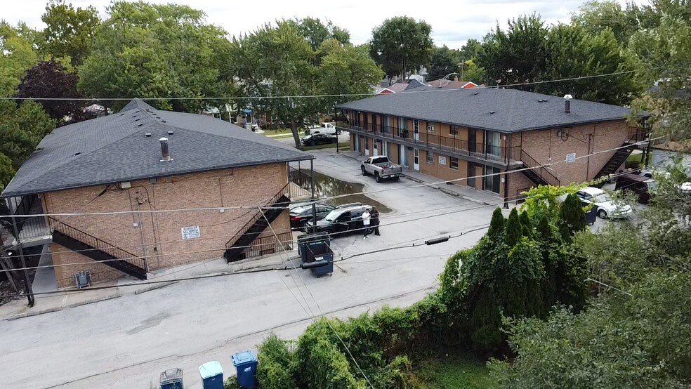 Calumet Park 52-Unit, 4 Bldg Portfolio portefeuille de 4 biens à vendre sur LoopNet.fr - Photo de l’immeuble – Image 2 sur 4
