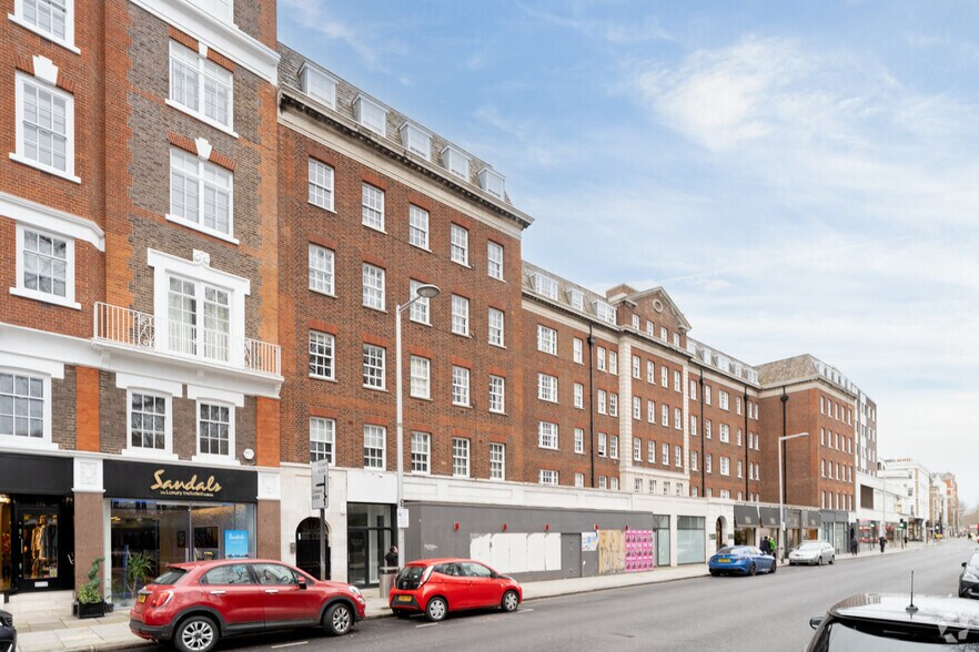 137-153C Fulham Rd, Londres à louer - Photo de l’immeuble – Image 2 sur 3
