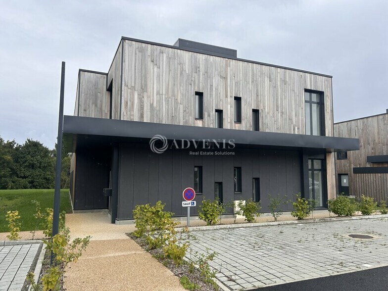 Bureau dans Rouillon à louer - Photo de l’immeuble – Image 3 sur 3