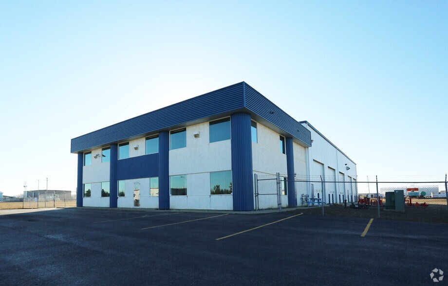 95 Poplar St, Red Deer County, AB à vendre - Photo principale – Image 3 sur 6