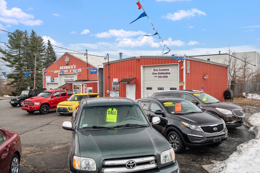 620 Pond St, Woonsocket, RI à vendre - Photo de l’immeuble – Image 3 sur 24