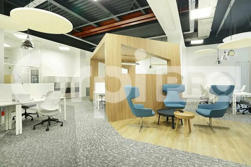 Bureau dans Issy-les-Moulineaux à louer - Photo de l’immeuble – Image 3 sur 6