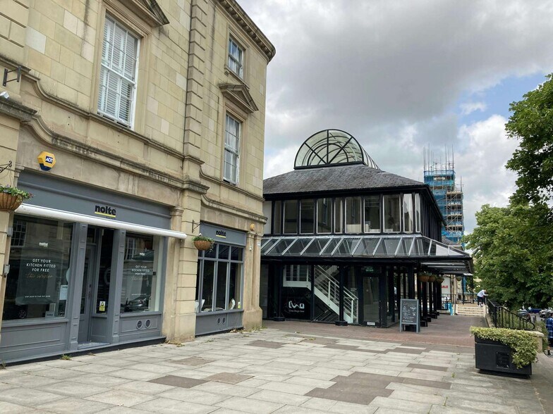 Montpellier St, Cheltenham à louer - Photo de l’immeuble – Image 3 sur 4