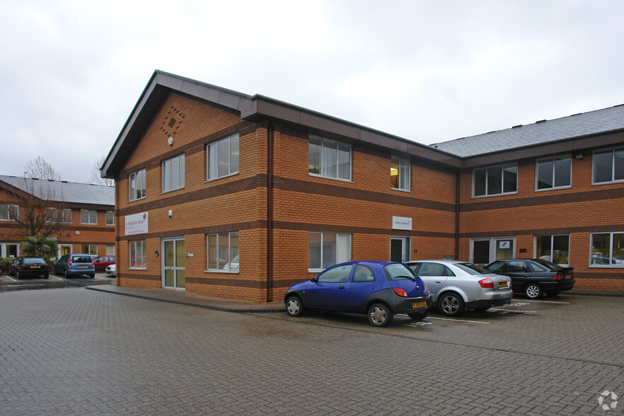 Hussar Ct, Waterlooville à vendre - Photo de l’immeuble – Image 2 sur 6