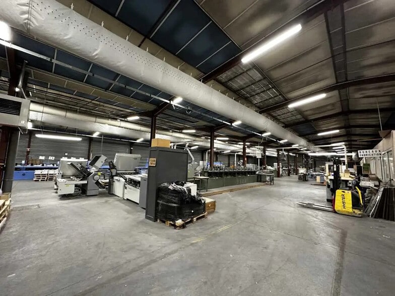 Local d'activités dans Bron à vendre - Photo intérieure – Image 2 sur 4