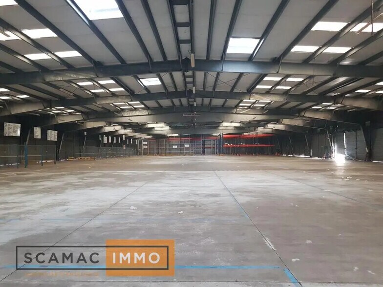Industriel/Logistique dans Fréjus à louer - Photo de l’immeuble – Image 3 sur 4
