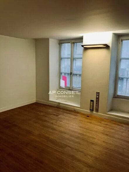 Bureau dans Versailles à louer - Photo de l’immeuble – Image 3 sur 4