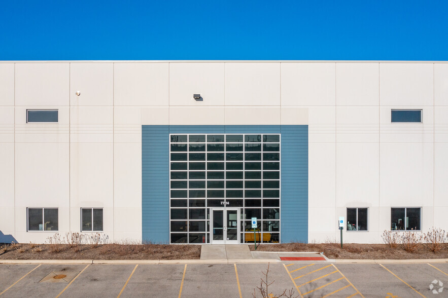 7720 N Lehigh Ave, Niles, IL à louer - Photo de l’immeuble – Image 3 sur 6