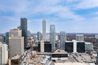 2200 Yonge St, Toronto, ON - Vue aérienne  vue de carte