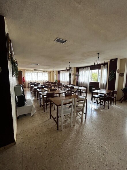 Local commercial dans Córdoba, Córdoba à louer - Photo de l’immeuble – Image 2 sur 19