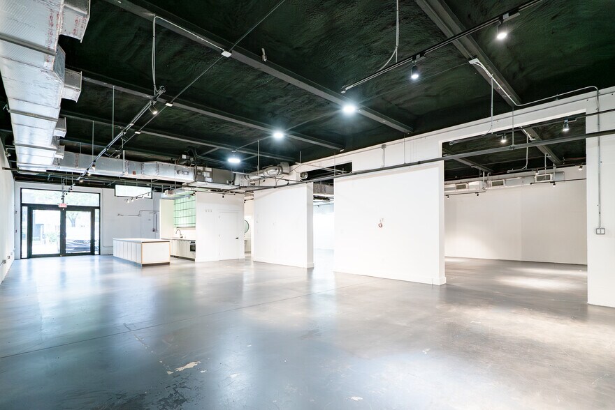 340 NE 61st St, Miami, FL à louer - Photo de l’immeuble – Image 3 sur 8