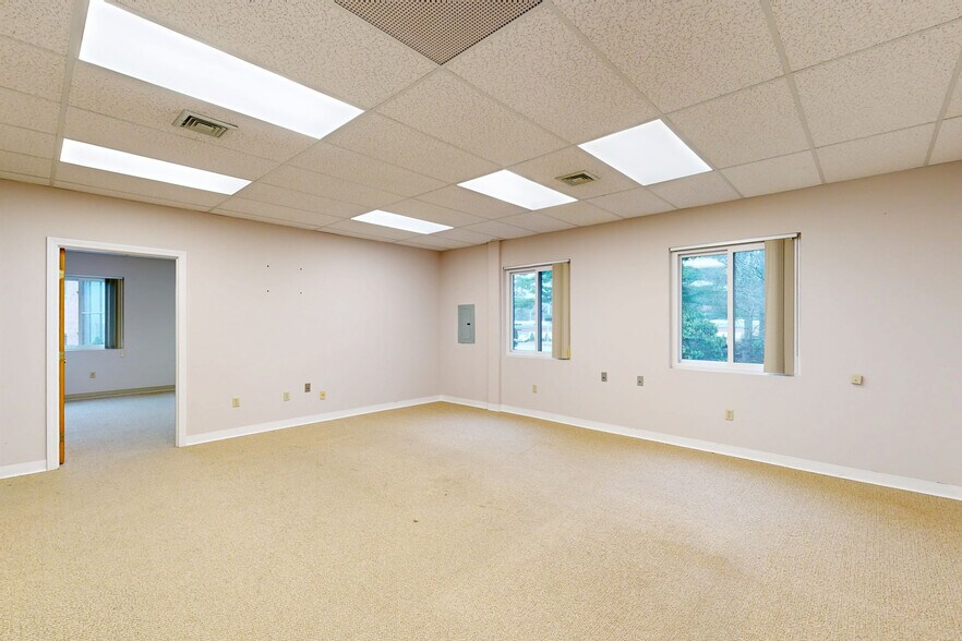 458 Boston St, Topsfield, MA à louer - Numérisation 3D Matterport – Image 3 sur 19