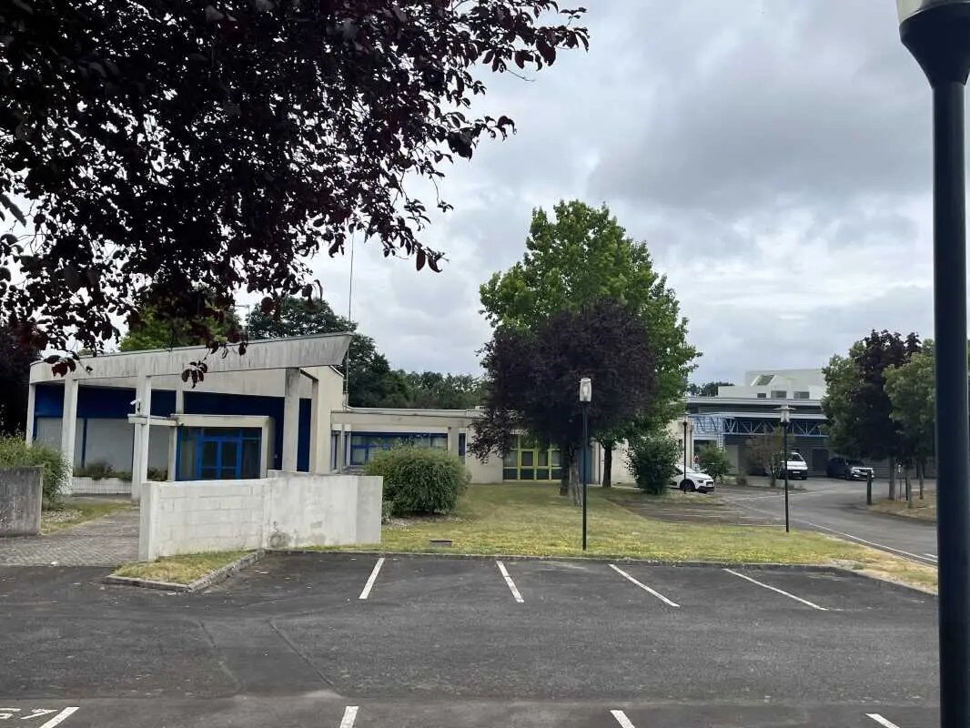 Bureau dans Vern-sur-Seiche à louer Photo de l’immeuble– Image 1 sur 20