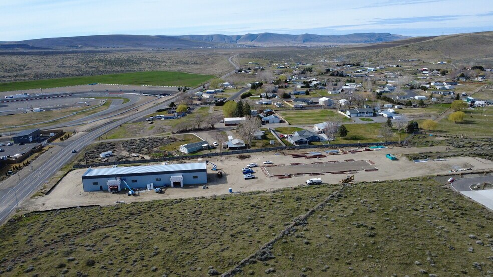 7943 Van Giesen st, West Richland, WA à louer - Photo de l’immeuble – Image 2 sur 5