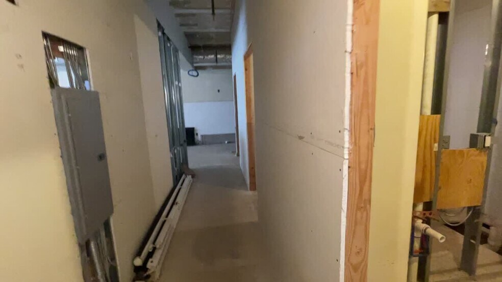 121-125 Newark Ave, Jersey City, NJ à louer - Vidéo sur l’annonce professionnelle – Image 2 sur 12