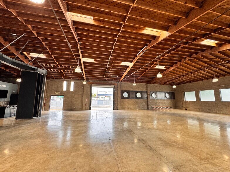 1366 Hornblend St, San Diego, CA à louer - Photo de l’immeuble – Image 1 sur 34