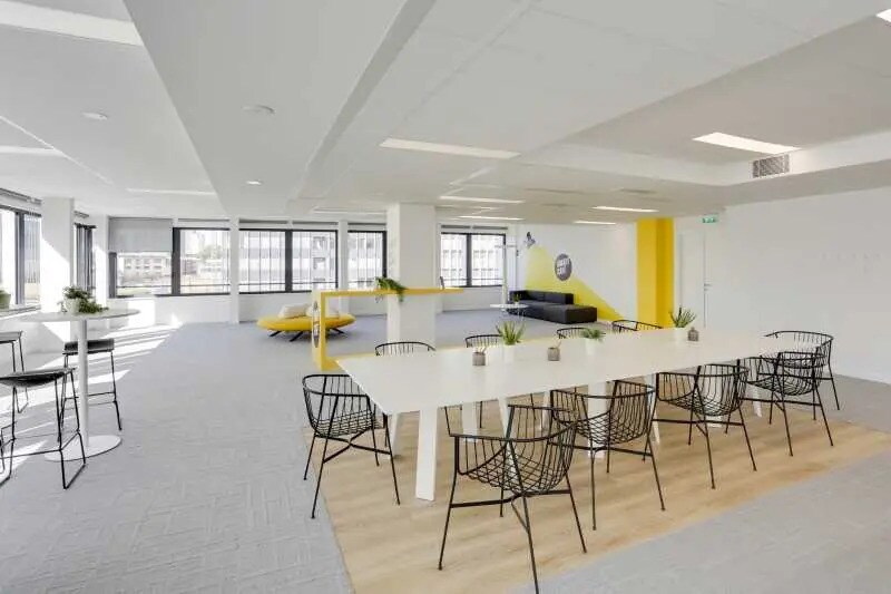 11 Avenue Dubonnet, Courbevoie à louer - Photo de l’immeuble – Image 3 sur 24