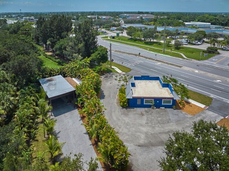2095 NW Federal Hwy, Stuart, FL à louer - Photo de l’immeuble – Image 3 sur 10