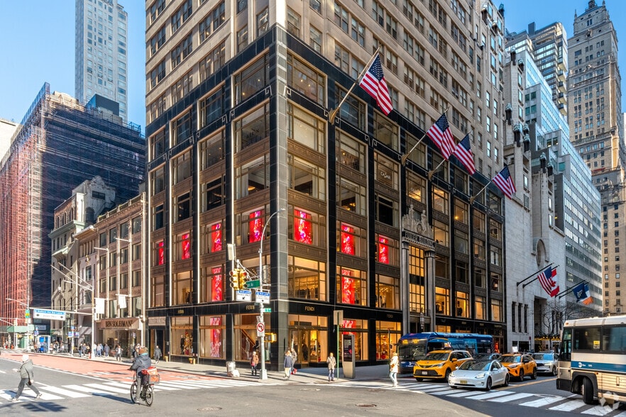 595 Madison Ave, New York, NY à louer - Photo de l’immeuble – Image 3 sur 4