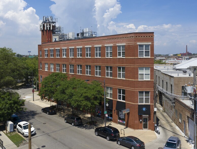 1820 W Webster Ave, Chicago, IL à louer - Photo principale – Image 1 sur 24