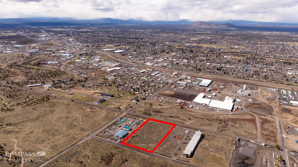 265 SW 11th St, Redmond, OR à vendre - Photo de l’immeuble – Image 3 sur 12