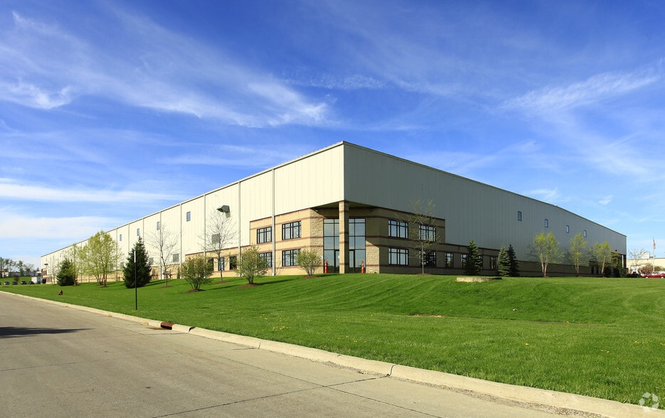 16077 Industrial Pky, Middlefield, OH à vendre - Photo principale – Image 2 sur 9