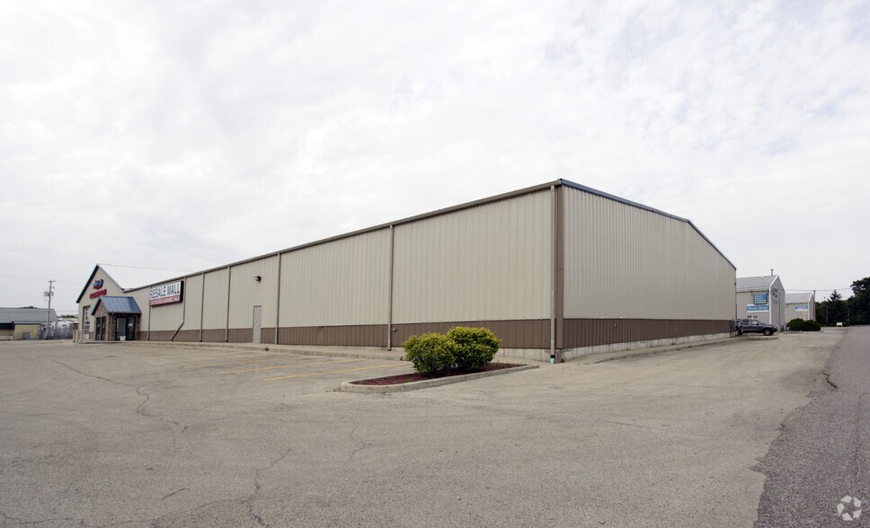 2311 S Nappanee St, Elkhart, IN à vendre - Photo principale – Image 1 sur 7