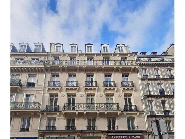 39 Rue Du Faubourg Poissonnière, Paris à louer - Photo de l’immeuble – Image 3 sur 5