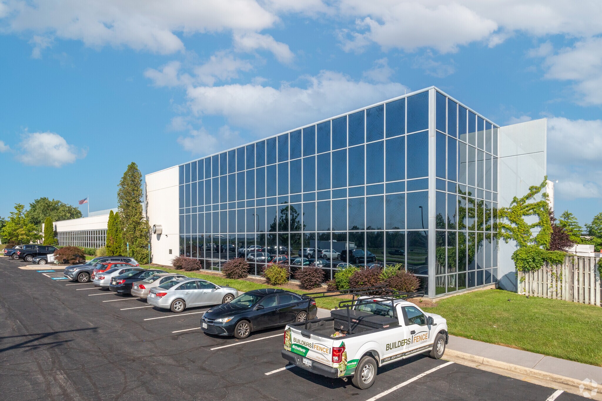 44330 Mercure Cir, Dulles Town Center, VA à louer Photo de l’immeuble– Image 1 sur 10