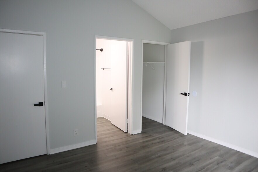 311 S New Hampshire Ave, Los Angeles, CA à vendre - Photo de l’immeuble – Image 3 sur 22