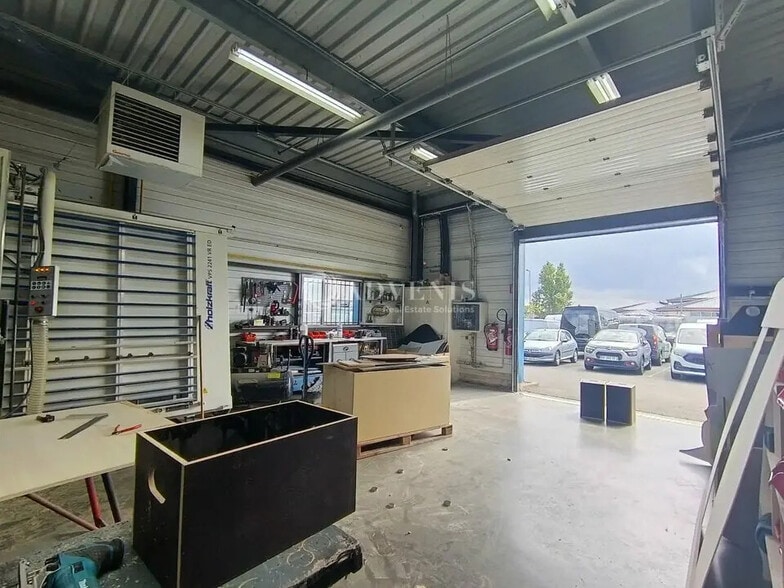 Local d'activités dans Seclin à vendre - Photo de l’immeuble – Image 3 sur 8