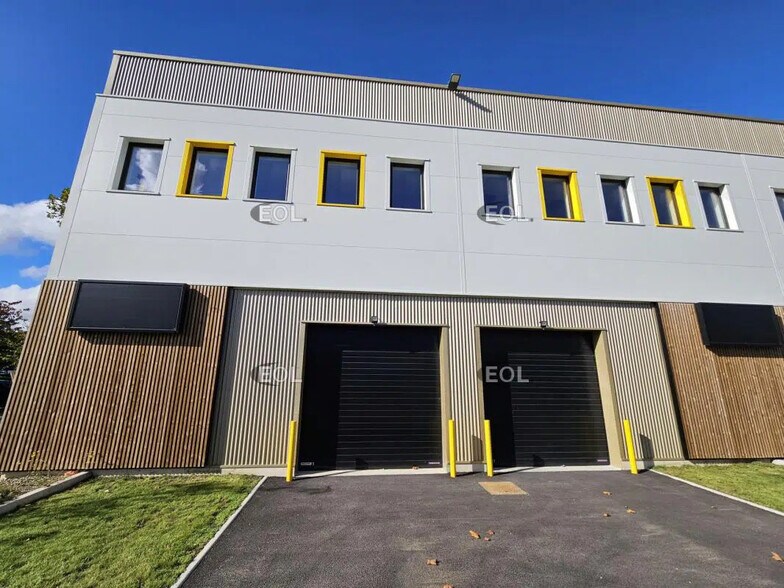 Local d’activités dans Fresnes à louer - Photo de l’immeuble – Image 3 sur 28