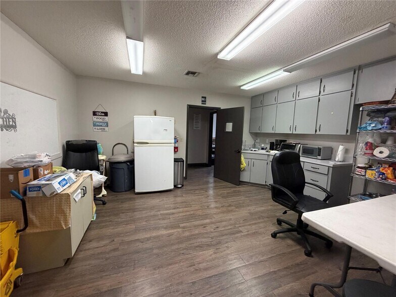 208 E Lake Ave, Auburndale, FL à louer - Photo de l’immeuble – Image 3 sur 22