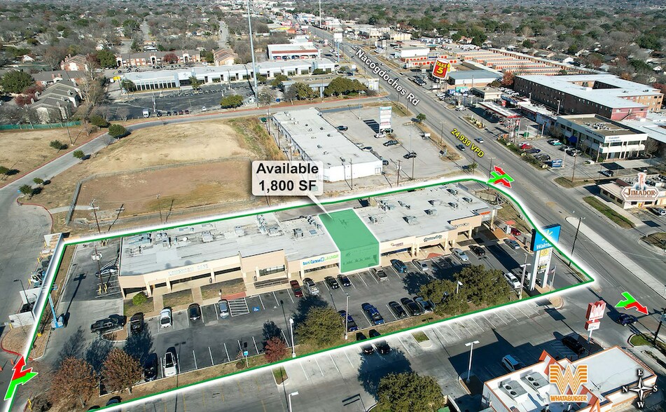 12311 Nacogdoches Rd, San Antonio, TX à louer - Photo de l’immeuble – Image 1 sur 11