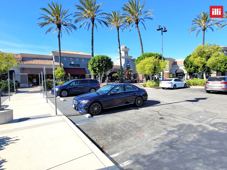 2621-2795 Tapo Canyon Rd, Simi Valley, CA à louer - Photo de l’immeuble – Image 3 sur 5