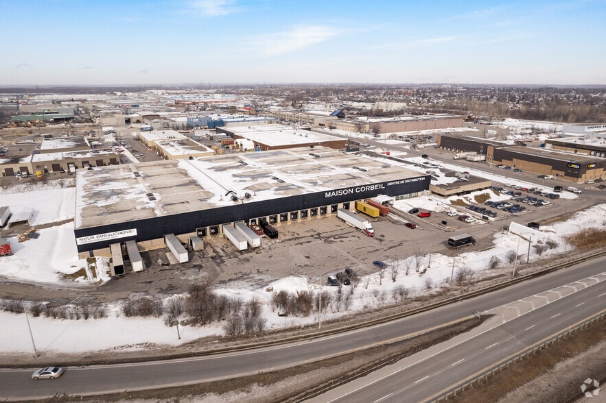 2750 Av Francis-Hughes, Laval, QC à louer - Aérien – Image 3 sur 5