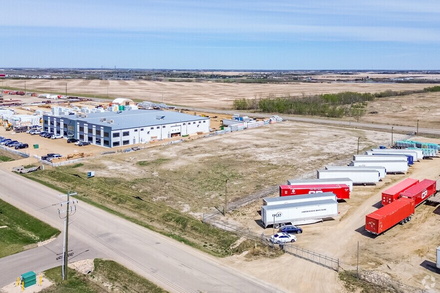 Leduc Business Park portefeuille de 16 biens à vendre sur LoopNet.fr - Photo principale – Image 1 sur 2