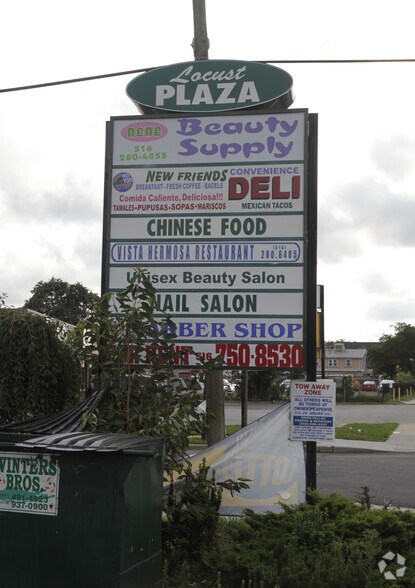 1146-1160 Front St, Uniondale, NY à vendre - Photo de l’immeuble – Image 3 sur 15