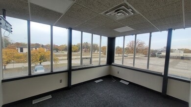 20800 Southfield Rd, Southfield, MI à louer Photo intérieure– Image 1 sur 5