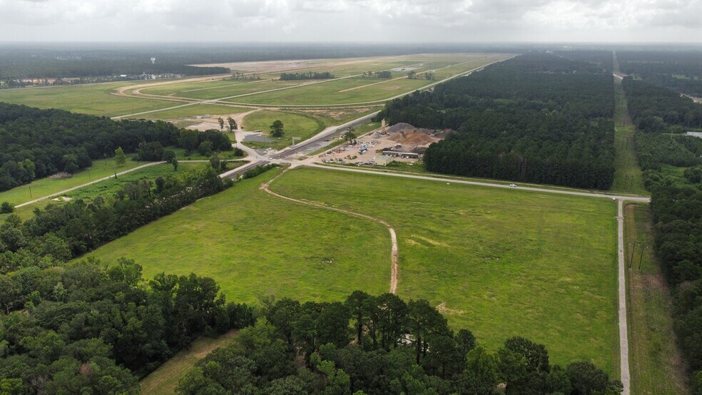 375 N Fostoria Road, Cleveland, TX à louer - Aérien – Image 2 sur 3