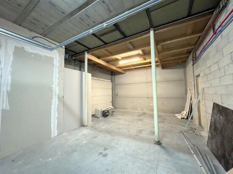 Local d’activités dans Montigny-lès-Cormeilles à louer - Photo intérieure – Image 2 sur 4